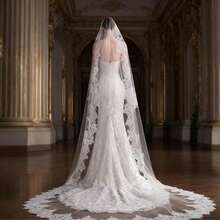 3 Meters Long Lace Bridal Wedding Veil With Train, Vintage Lace Palace Style Elegant Luxurious Ceremonial Wedding Veil - 白色 - 查看 1