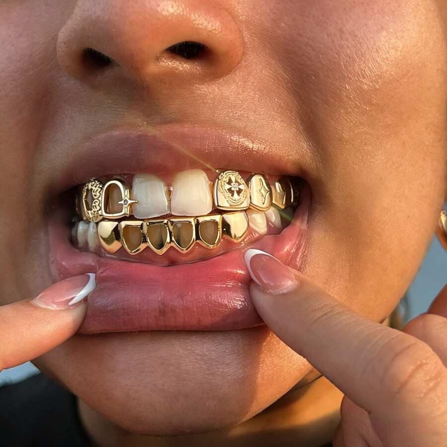 Vintage Retro Engraved Cross Hollow Gold Teeth Grillz Set For Men Women, Gothic Hip Hop Rapper Upper Lower Mixed Dental Grills, Adjustable Non Permanent Party Mouth Jewelry Gift - JA0302 (Vàng) - Xem 1