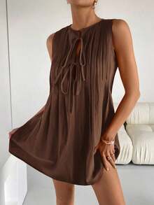 Vestido corto informal versátil de cuello cerrado sin mangas para mujer, detalles de pliegues y cordón delantero.Tela 100% algodón cómoda y transpirable, silueta holgada.Ideal para verano, playa y vacaciones. - Café integral - Ver 4