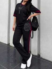 2 piezas Conjunto de camiseta de manga corta de cuello redondo y pantalones sueltos de cintura elástica para mujer, uso diario casual elegante de verano en color negro - Negro + Borgoña - Ver 6