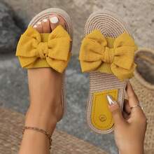1 Đôi - Sandal hở mũi chống trượt, thanh lịch, nhẹ nhàng, cổ điển, kiểu dáng nơ buộc, thời trang mới Xuân/Hè 2026. Thích hợp cho bãi biển, kỳ nghỉ, tiệc tùng, hẹn hò và mặc hàng ngày. Dép đế bằng nhẹ, thoải mái để ở nhà. - A - Xem 12