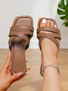 Nuevas sandalias planas de tiras finas cruzadas para primavera/verano, cómodas y elegantes de estilo fashionable para uso al aire libre, playa, casual, uso en casa, punta cuadrada ligera, chanclas de verano con personalidad para mujeres - Café integral - Ver 5