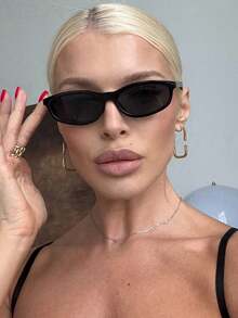 1 Pair Retro Small Frame Fashion Fashion Glasses, Versatile Beach Accessory, Street Style Concave Glasses - Black - View 2