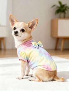 Camisa tingida com cadarço e gravata borboleta para animais de estimação, modelo 2026 - Blusa fofa e macia, ideal para cães e gatos de pequeno a médio porte. - Rosa - Ver 2
