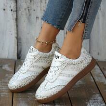 新款激光豹纹女士休闲运动鞋，低帮透气复古运动鞋，软底休闲滑板鞋，学生运动鞋，多种颜色可选，大码显瘦百搭日常鞋，酷炫酷感平底运动鞋 - 銀 - 查看 3