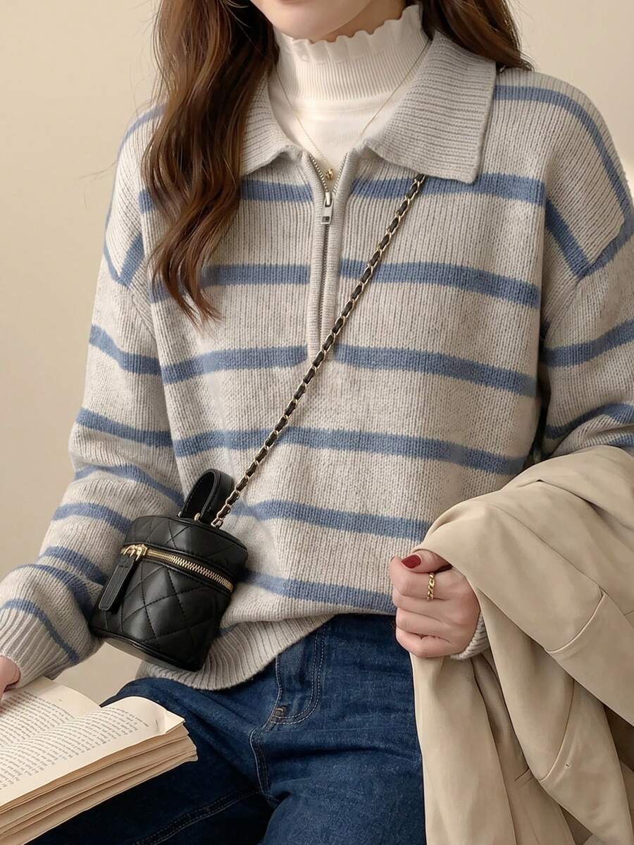 JIANHU Suéter de punto tipo polo a rayas gris claro y azul - Suéter de cuello alto con cremallera para otoño/invierno con cuello acanalado y costuras en contraste, adecuado para mercados navideños y ocasiones de negocios casuales - Gris Claro - Ver 1