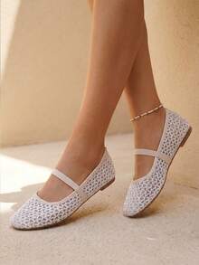New Women's Fashionable Casual Contrast Mesh Knit Slip-On Flat White Sneakers, Suitable For Daily Commute, Dating, Vacation Outfits (Asymmetrical Pattern) - White - View 2