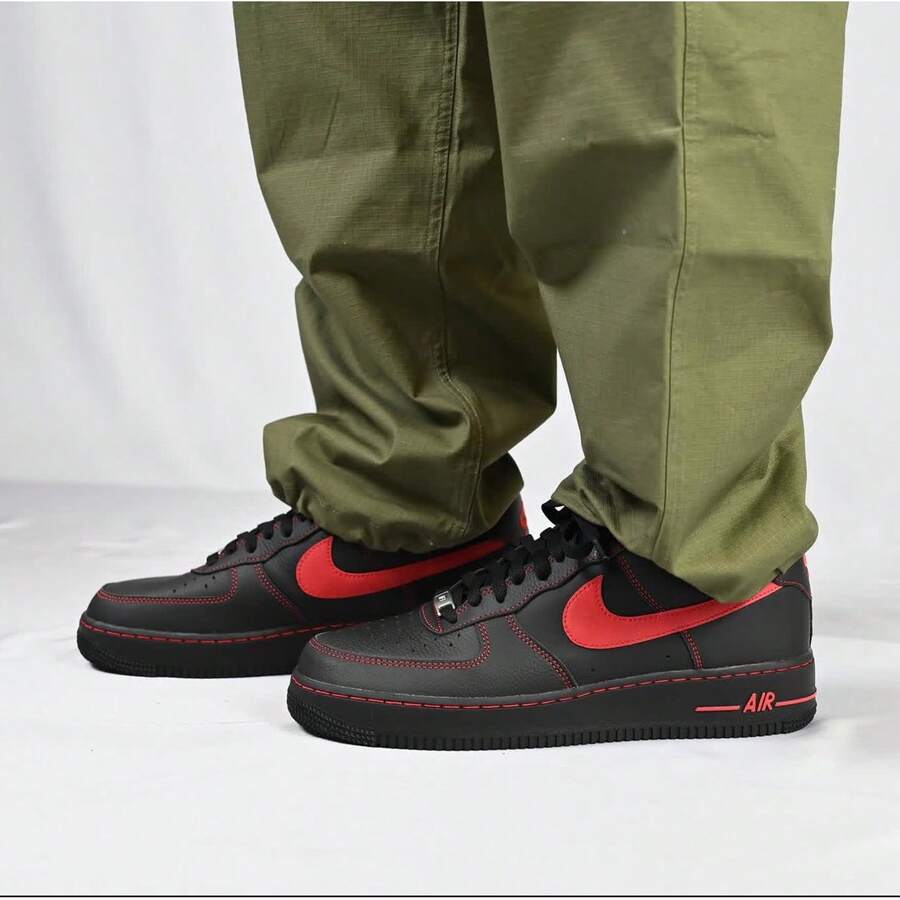 Nike Air Force 1 '07 LV8 Black University Red Casual Shoes Men's HQ2037-005 - 紅黑色 - 查看 1
