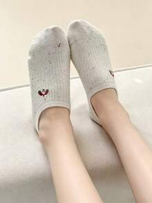 5 đôi tất thuyền vô hình thêu hình hoạt hình dễ thương dành cho nữ, mỗi bộ gồm 5 mẫu thêu hình động vật hoạt hình khác nhau, được làm từ sợi len chấm bi màu trắng sữa, phù hợp cho nhiều dịp khác nhau vào mùa xuân và mùa hè. - Nhiều màu - Xem 4
