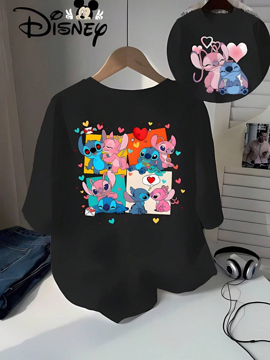 Disney-Themed Short-Sleeve T-Shirt Featuring Multiple Poses Of Stitch And Lilo In Blue And Pink, Paired With A Red Heart, Yellow Speech Bubble, And Gradient Background. This Warm And Cute Disney-Style Summer New Arrival Is - 黑色 - 查看 1