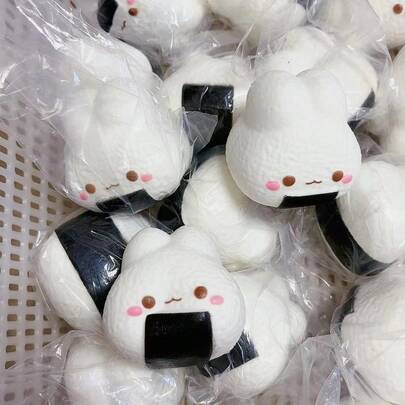 1 chiếc Đồ chơi bóp mềm hình thỏ Onigiri, đồ chơi giảm căng thẳng mềm mại, chậm đàn hồi, hình quả cơm nắm dễ thương cho trẻ em và người lớn, đồ chơi giảm lo âu cầm tay tiện dụng cho quà tặng tiệc tùng, quà sinh nhật, trang trí lớp học và văn phòng. Quà sinh nhật bóp mềm, quà tặng lý tưởng, quà bất ngờ, quà tặng ngày lễ, quà tặng cặp đôi, quà Giáng sinh, quà tặng tinh tế cho game thủ, đồ chơi bóp, vật dụng giảm căng thẳng thiết yếu.
