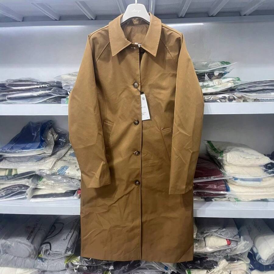 Elegant Four-Color Long Coat With Polo Collar And Single Button Closure. - 駝色 - 查看 1