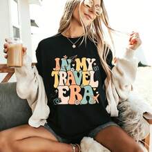 Camiseta Vacay Vibes_ Camiseta Retro Vacation Mode, fútbol de la Copa Mundial, camisetas de tallas grandes, tops de tallas grandes para mujeres con curvas, camisetas gráficas de tallas grandes para mujeres, conjuntos de vacaciones para mujeres, conjuntos de verano para mujeres, conjunto para el Día de la Madre, conjuntos de verano, perfectos para fiestas, ropa de vacaciones para mujeres, ropa de verano para mujeres, ropa de primavera para mujeres, tops de verano, conjuntos para el Día de San Patricio, ropa de verano, ropa de Pascua para mujeres. - Negro - Ver 2