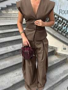 Women's Fashionable And Elegant 2-Piece Outfit, Sleeveless V-Neck Striped Blazer Top And Pleated Wide-Leg Pants Set, Summer Vacation Spring - 卡其色 - 查看 3