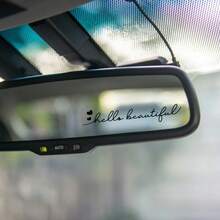 Pegatina decorativa para espejo retrovisor de coche "Hello Beautiful" | Adecuada para espejos de vinilo para decoración del hogar y del coche, así como para pegatinas de ventana de coche. Un regalo para chicas, accesorios de coche. - A - Ver 1