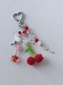 千禧年风格的甜美酷炫草莓郁金香串珠手机壳挂件、包扣、钥匙扣和吊坠。 - 彩色 - 查看 3