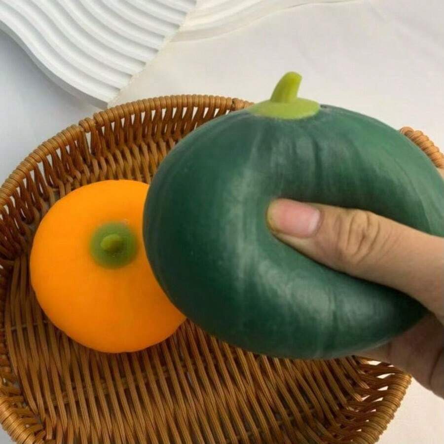 日式南瓜造型慢回弹挤压玩具，舒缓压力，适合万圣节、圣诞节、生日等场合，是惊喜礼物、生日礼物、圣诞礼物、完美礼物等的理想之选。 - 彩色 - 查看 1