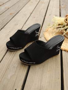 Women's Black Retro Embroidered Wedge Slippers, Velvet Texture High-End, White Vine Embroidery Exquisite And Eye-Catching, Peep Toe Design Simple And Generous, Wedge Heel Increases Height And Stability, Suitable For Vacation, Beach, Party - Black - View 4