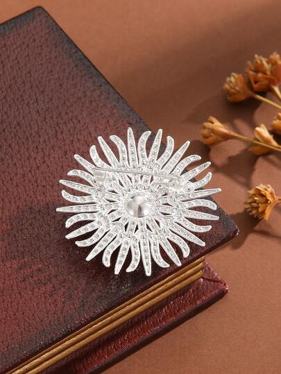 1枚欧美风格向日葵珍珠水钻胸针，适合日常佩戴、宴会、送礼。