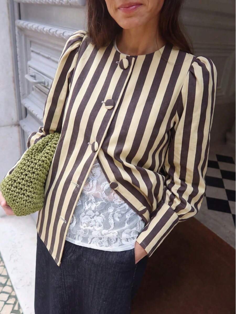 Blusa de mujer a rayas acanaladas con botones y contraste de color, top de manga larga con cuello redondo, mangas abullonadas y detalle de botones, camiseta interior - Marrón y amarillo - Ver 1