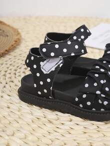 1 par de sandalias planas de suela gruesa para niños en verano, diseño de lunares con cierre de gancho y bucle, sandalias de princesa para exteriores - Negro - Ver 8