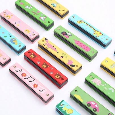 Kèn harmonica gỗ 16 lỗ sáng tạo, dụng cụ dạy nhạc cho học sinh mẫu giáo và tiểu học, nhạc cụ hơi cho người mới bắt đầu, kèn harmonica nửa cung hoạt hình, kèn harmonica giọng C chất lượng cao kèm hộp đựng cứng bóng loáng, phù hợp cho người mới bắt đầu, chuyên nghiệp và làm quà tặng Halloween/Giáng sinh, quà tặng tiệc tùng.