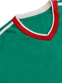 Estilo deportivo casual con texto brillante y diseño de balón de fútbol, camiseta de la temporada de fútbol 2026, camiseta con cuello en V para la madre del cumpleañero, camiseta de aficionado al fútbol para primavera y verano, regalo perfecto para la madre. - Verde - Ver 5