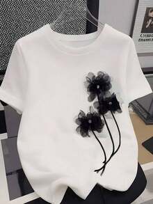The Women's T-Shirt Features A Simple Yet Sophisticated Design, Crafted From A Soft And Comfortable Material, Offering A Versatile Look That Beautifully Reflects A Woman's Grace And Youthful Energy. - White - View 7