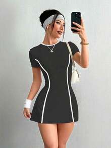 Dewbera Vestido deportivo blanco de manga corta y ajuste delgado para mujer con pantalones cortos y bolsillo para teléfono, para entrenamiento de tenis y actividades al aire libre - Gris Oscuro - Ver 5
