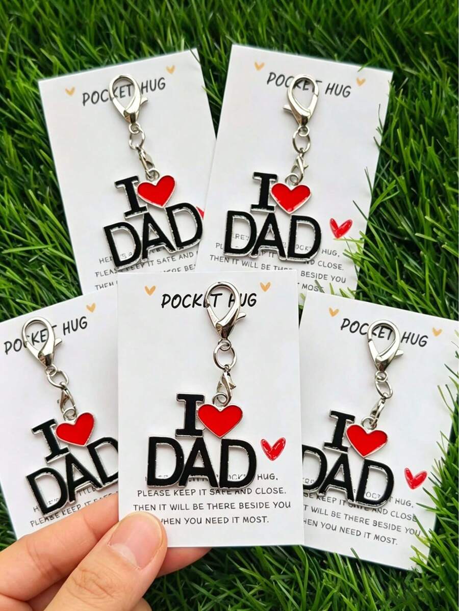 Bộ 3/5 món quà tặng Ngày của Cha gồm mặt dây chuyền vui nhộn, thiệp chúc mừng Ngày của Cha đầy cảm xúc và đồ trang trí đáng yêu (kèm theo thiệp "Cảm ơn").