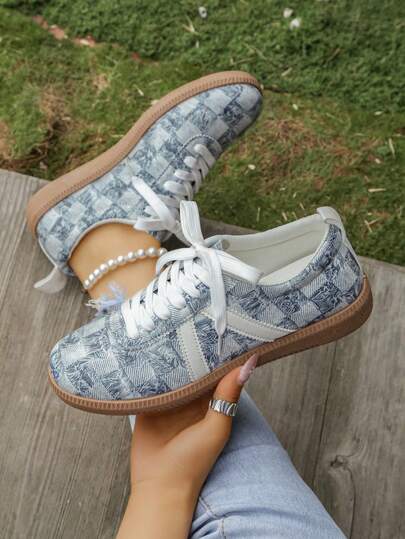 Giày thể thao nữ buộc dây thoải mái - Giày casual đa năng nhẹ, đế cao su chống trượt, phù hợp cho mọi mùa.