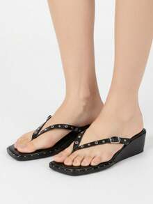 2026新款黑色软底休闲铆钉简约人字拖高跟凉鞋，女士夏季户外穿着 - 黑色 - 查看 3