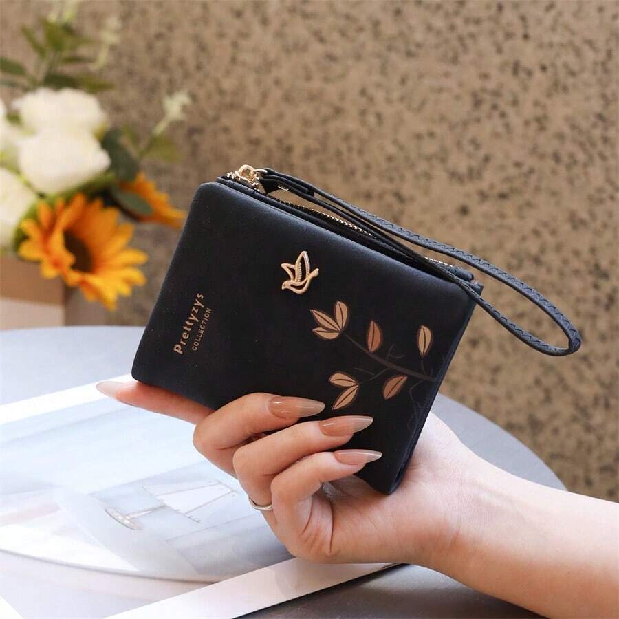 PRETTYZYS Ví gập mới, chất liệu da PU in họa tiết hoa, có ngăn đựng thẻ ID và tiền xu, quà Giáng sinh cho bé gái, ví nhỏ hàng ngày và đi học, quà tặng lễ hội, tốt nghiệp, quà tặng tri ân thầy cô, quà sinh nhật, quà Ngày của Mẹ, đồ dùng cần thiết cho kỳ nghỉ, quà tốt nghiệp, ví tiền nhỏ xinh cho nữ, ví du lịch có khóa kéo. - màu đen - Xem 1