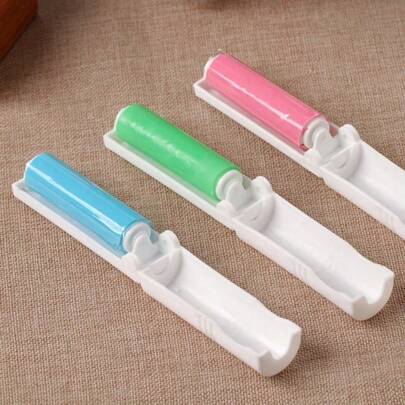 1 chiếc chổi lăn bụi có thể thu gọn, cầm tay, loại bỏ lông thú cưng, có băng dính thay thế, độ bám dính cao, dụng cụ làm sạch bụi bẩn đa chức năng, loại bỏ lông thú cưng và vảy da chết cho quần áo, ghế sofa, giường, ghế xe hơi, đồ nội thất gia đình, du lịch. Chổi lăn bụi mini thiết kế nhỏ gọn, dễ mang theo, dùng một lần, thích hợp cho chủ nuôi thú cưng.