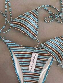 性感条纹印花露背系带比基尼套装（女士款） - 彩色 - 查看 1