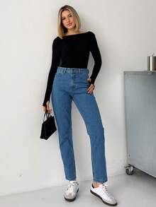 Calça jeans boyfriend mom com cintura alta e rasgada a laser, cor sólida, destruída, assimétrica/bolsos assimétricos - Azul - Ver 3