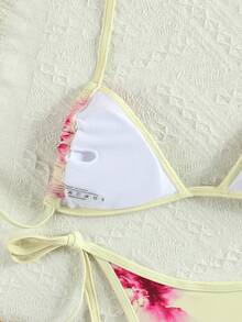 Bộ bikini nữ thanh lịch, gợi cảm, họa tiết hoa, với dây đeo đính hạt đỏ trắng, đồ bơi hai mảnh co giãn cao, thoải mái và bền bỉ, được làm từ vải co giãn tốt. Lý tưởng cho mùa hè, bãi biển, kỳ nghỉ, tiệc tùng, các hoạt động bên bờ biển và hồ bơi. Sự lựa chọn hoàn hảo cho vẻ ngoài thời trang ở bãi biển và hồ bơi. - Nhiều màu - Xem 5