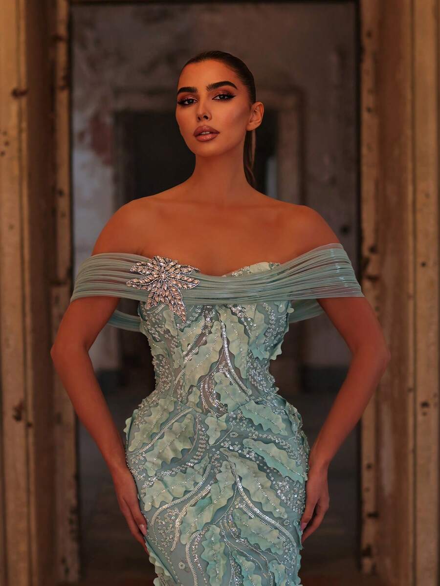 Faeriesty Vestido de noche de lujo con cuentas y lentejuelas, escote hombros descubiertos con broche de cristal en forma de estrella, bordado floral, adecuado para banquetes y celebraciones
