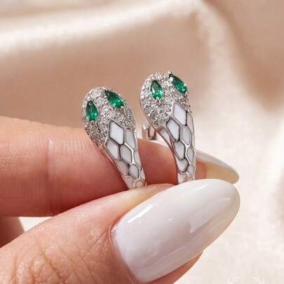 1对时尚蛇形耳环，925纯银饰品，精致创意动物耳环，精美饰品礼品，适合女孩日常佩戴，约会，派对等各种场合。