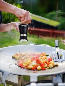 4盎司（113.4克）玻璃底盐和胡椒粉调味瓶套装，配不锈钢盖，适用于厨房烹饪台、露营车、野营和烧烤。调味瓶。盐和胡椒粉容器。 - 彩色 - 查看 4