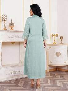 Vestido verde elegante y tradicional de estilo Ramadán 2026 con decoración floral metálica bordada, bata Jalabia de cuello en V, grácil y fresca - Verde - Ver 8
