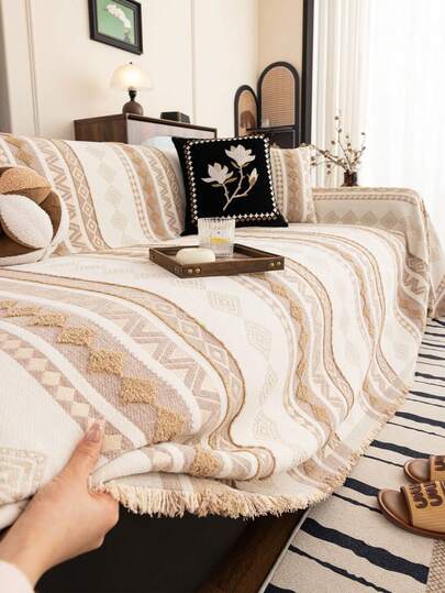 1 Tấm phủ ghế sofa họa tiết hoa Bohemian có tua rua, chống trượt, có thể giặt được, dành cho phòng khách, tấm phủ ghế sofa mềm mại, đa năng, an toàn cho thú cưng, chăn trang trí đa dụng cho ghế sofa, thân thiện với thú cưng và trẻ em, phù hợp với ghế sofa hình chữ L, ghế đơn, ghế đôi, ghế sofa 3 chỗ, ghế sofa góc (bán riêng).