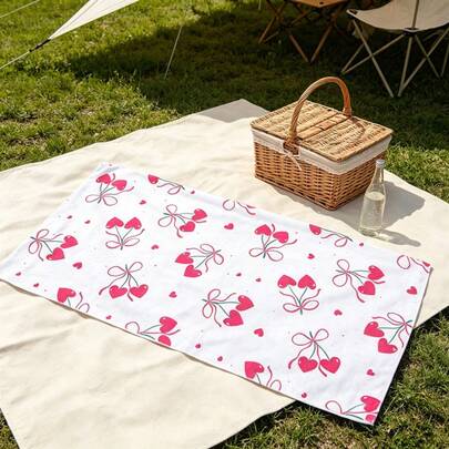 1 chiếc khăn tắm biển in hình trái tim anh đào dễ thương, chất liệu microfiber mềm mại, thấm hút tốt và nhanh khô, thích hợp cho mùa hè, hồ bơi, du lịch, tắm.