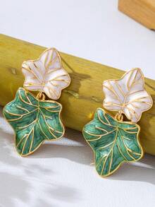 1 Pair Enamel Maple Leaf Earrings, Bicolor, Gold Trim Leaf Veins, Fresh & Versatile, Elegant Long Earrings - Mint Green - View 5