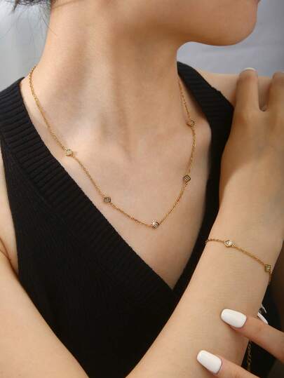 TONSI Bộ trang sức tối giản sang trọng hình học bằng thép không gỉ mạ vàng 18K đính đá Zirconia, gồm dây chuyền, vòng tay và bông tai, thích hợp cho các lễ hội, đi làm hàng ngày, hẹn hò, tụ họp, tiệc tùng và các dịp khác.