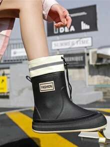 Botas de lluvia cortas y elegantes para mujer con abertura impermeable ajustable, calzado impermeable para jardinería, fabricadas en plástico PVC impermeable de alta calidad, ideales para trabajar al aire libre, jardinería o cualquier actividad en días lluviosos. - Negro- - Ver 1