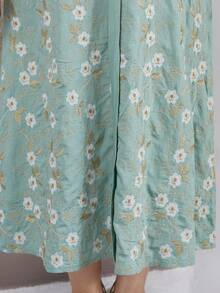 Vestido verde elegante y tradicional de estilo Ramadán 2026 con decoración floral metálica bordada, bata Jalabia de cuello en V, grácil y fresca - Verde - Ver 11