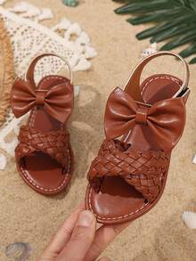 2026 Spring/Summer Brown Bow Tie Girls Beach Sandals, Non-Slip Rubber Soft Bottom Slip-On Soft PU Children Flat Sandals, Suitable For Daily Casual, Travel, Vacation, Home, Party Outdoor Wear - Brown - View 1