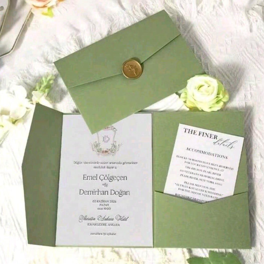25 triple-fold wedding invitation cards with envel...
