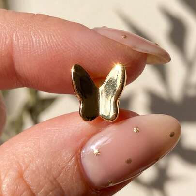 1件圆形钻石耳钉，925纯银，艺术圆形钻石图案设计，独特工艺，时尚耳环